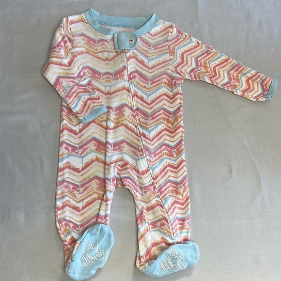 Burt's Bees Baby Pink and Orange Chevron Footies - Picture 1 of 5